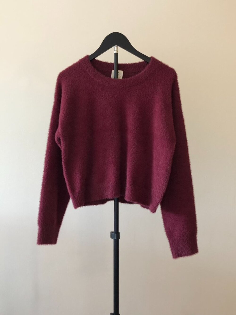South Moon Under Isla Crew Neck Crop Sweater Fuzzy Pullover Burgundy Size M